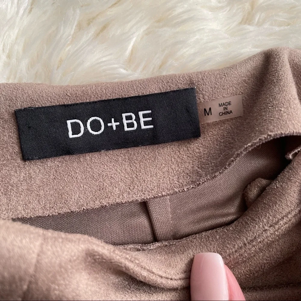 DO+BE skirt faux suede lace up mini with pockets neutral M
